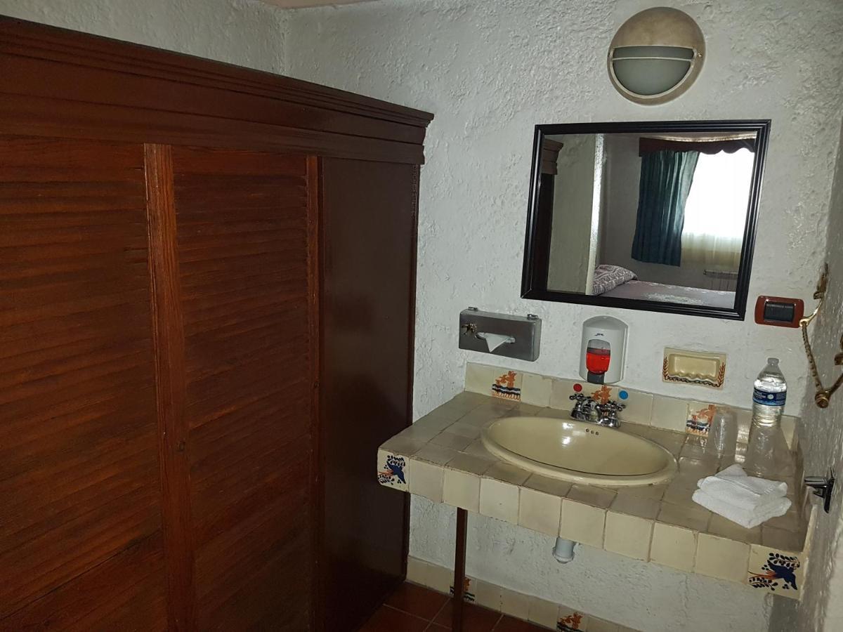 State Inn Chihuahua Bagian luar foto