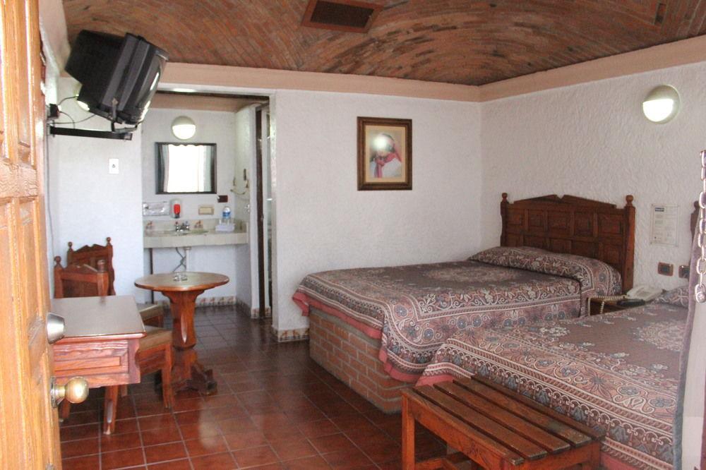 State Inn Chihuahua Bagian luar foto
