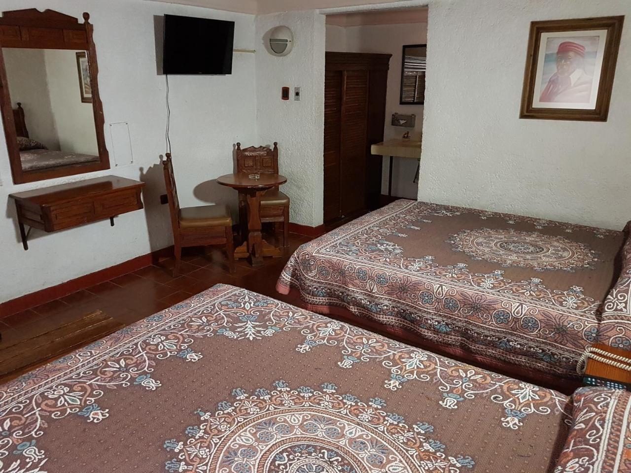 State Inn Chihuahua Bagian luar foto