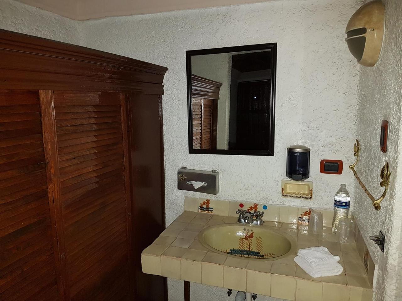 State Inn Chihuahua Bagian luar foto
